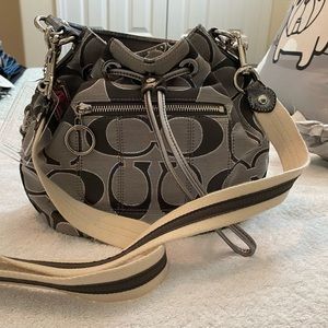 Coach Poppy metallic signature Cinch bag silver